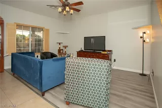 Photo #5: 2399053 Listing 