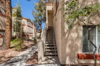 Photo #1: 2399058 Listing