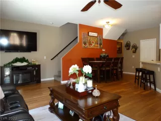 Photo #5: 2399061 Listing