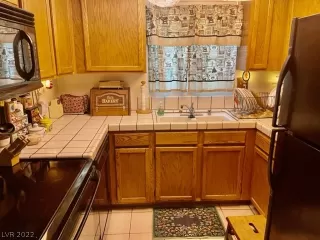 Photo #6: 2399091 Listing