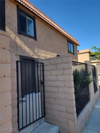 Photo #3: 2399101 Listing