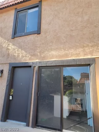 Photo #5: 2399101 Listing