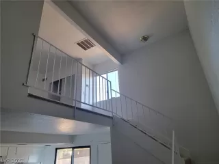 Photo #6: 2399101 Listing