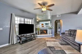 Photo #4: 2399110 Listing