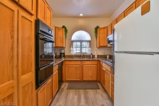 Photo #6: 2399110 Listing