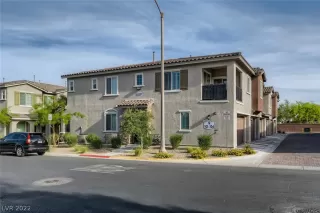 Photo #2: 2399111 Listing