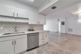 Photo #2: 2399118 Listing 