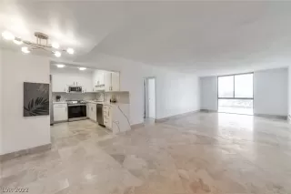 Photo #4: 2399118 Listing 