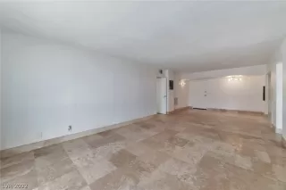 Photo #6: 2399118 Listing 