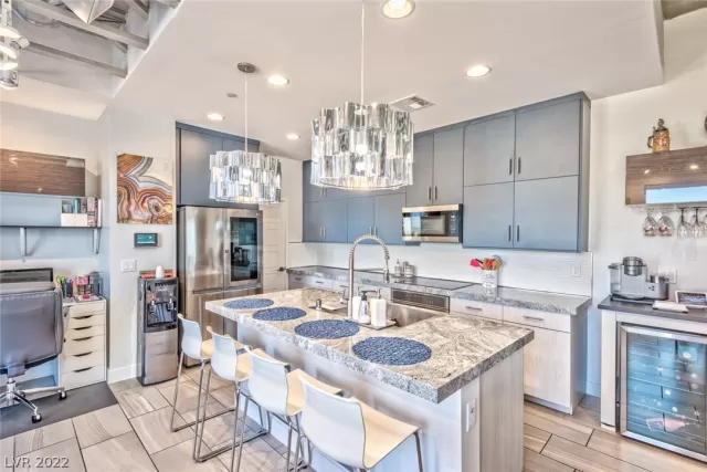 MLS: 2399133 Condo For Sale