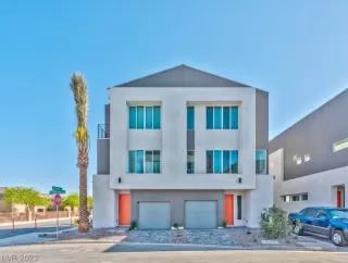 Photo #2: 2399133 Listing 