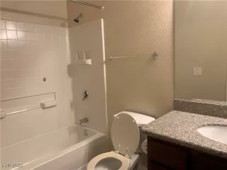 Photo #5: 2399156 Listing 