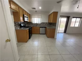 Photo #6: 2399179 Listing 