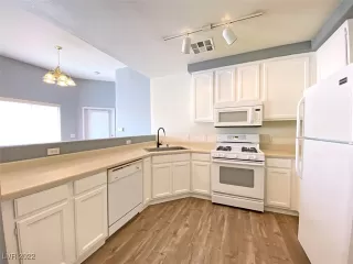 Photo #6: 2399185 Listing 