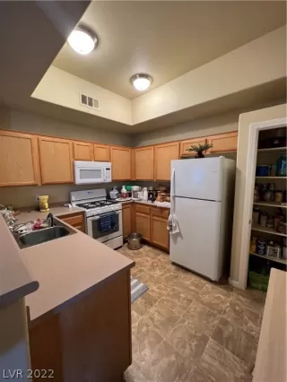 Photo #2: 2399217 Listing 