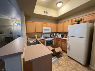 Photo #3: 2399217 Listing 