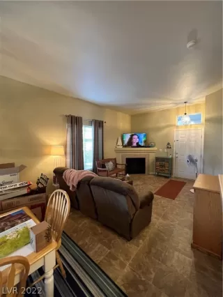 Photo #5: 2399217 Listing 