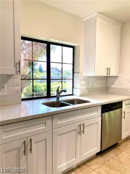 MLS: 2399222 Condo For Sale