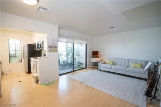 Photo #2: 2399222 Listing 