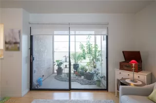 Photo #4: 2399222 Listing 