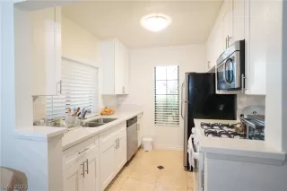 Photo #6: 2399222 Listing 