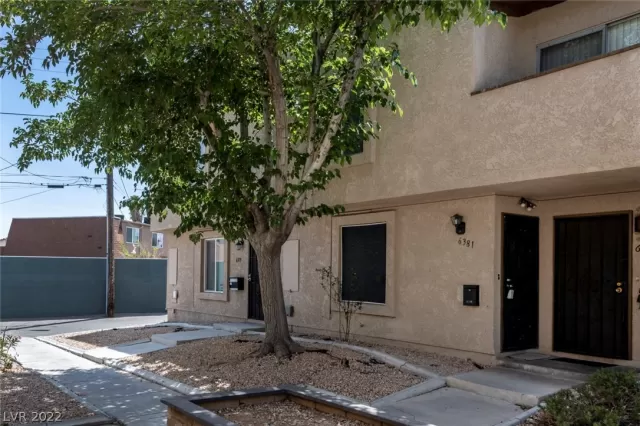 MLS: 2399228 Condo For Sale