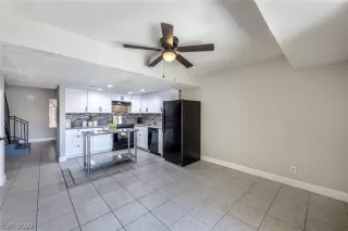 Photo #3: 2399228 Listing