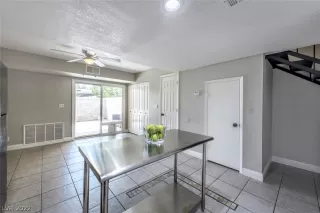 Photo #6: 2399228 Listing