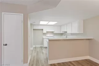 Photo #6: 2399229 Listing 