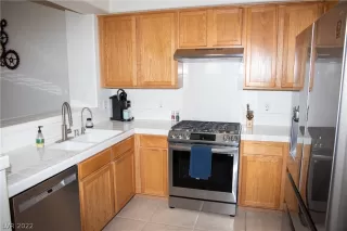 Photo #5: 2399261 Listing 