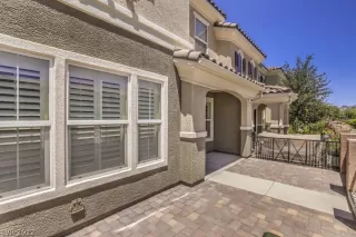 Photo #4: 2399267 Listing