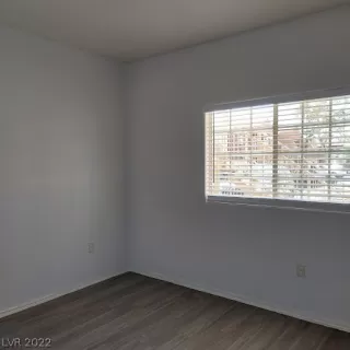 Photo #6: 2399273 Listing