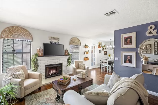 MLS: 2399295 Condo For Sale