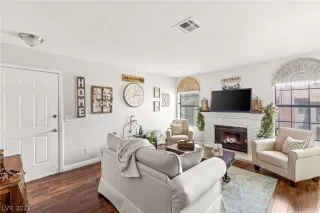 Photo #6: 2399295 Listing 