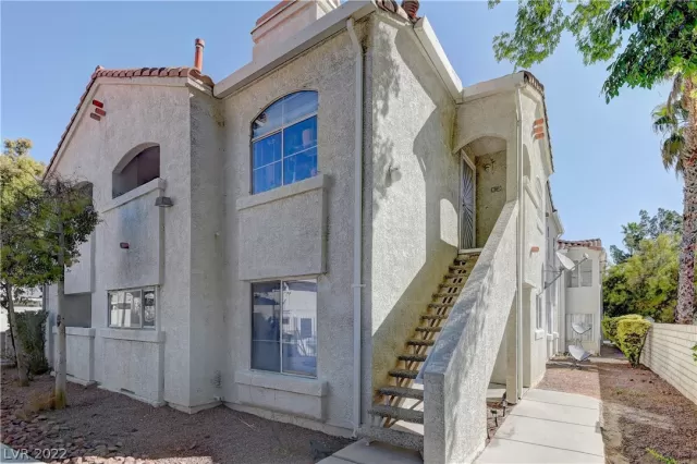 MLS: 2399306 Condo For Sale