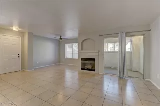 Photo #4: 2399306 Listing