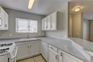 Photo #6: 2399306 Listing