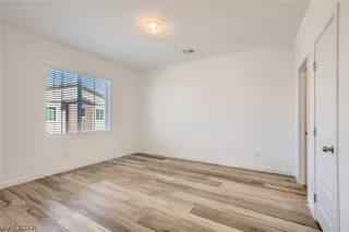 Photo #4: 2399318 Listing 