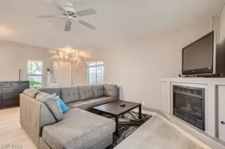 Photo #6: 2399338 Listing