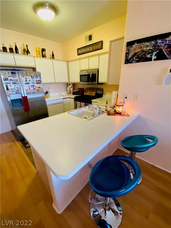 MLS: 2399361 Condo For Sale