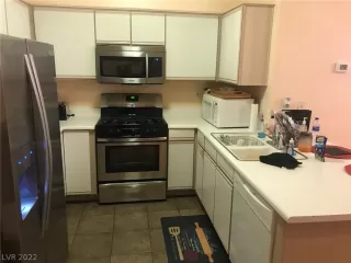 Photo #5: 2399361 Listing