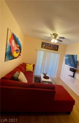 Photo #6: 2399361 Listing