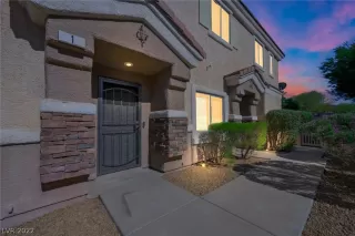 Photo #3: 2399371 Listing