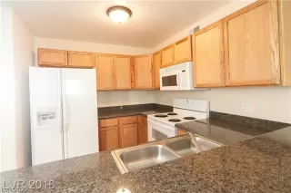 Photo #4: 2399386 Listing