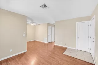 Photo #3: 2399411 Listing