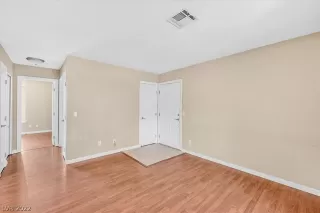 Photo #4: 2399411 Listing