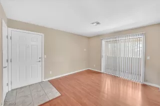 Photo #5: 2399411 Listing