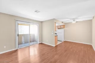 Photo #6: 2399411 Listing