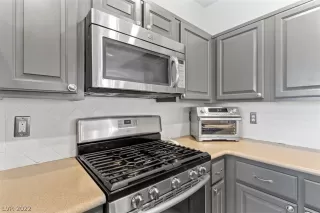 Photo #5: 2399447 Listing