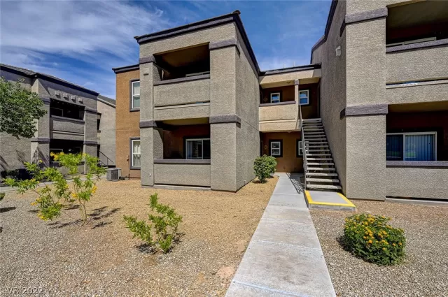 MLS: 2399466 Condo For Sale